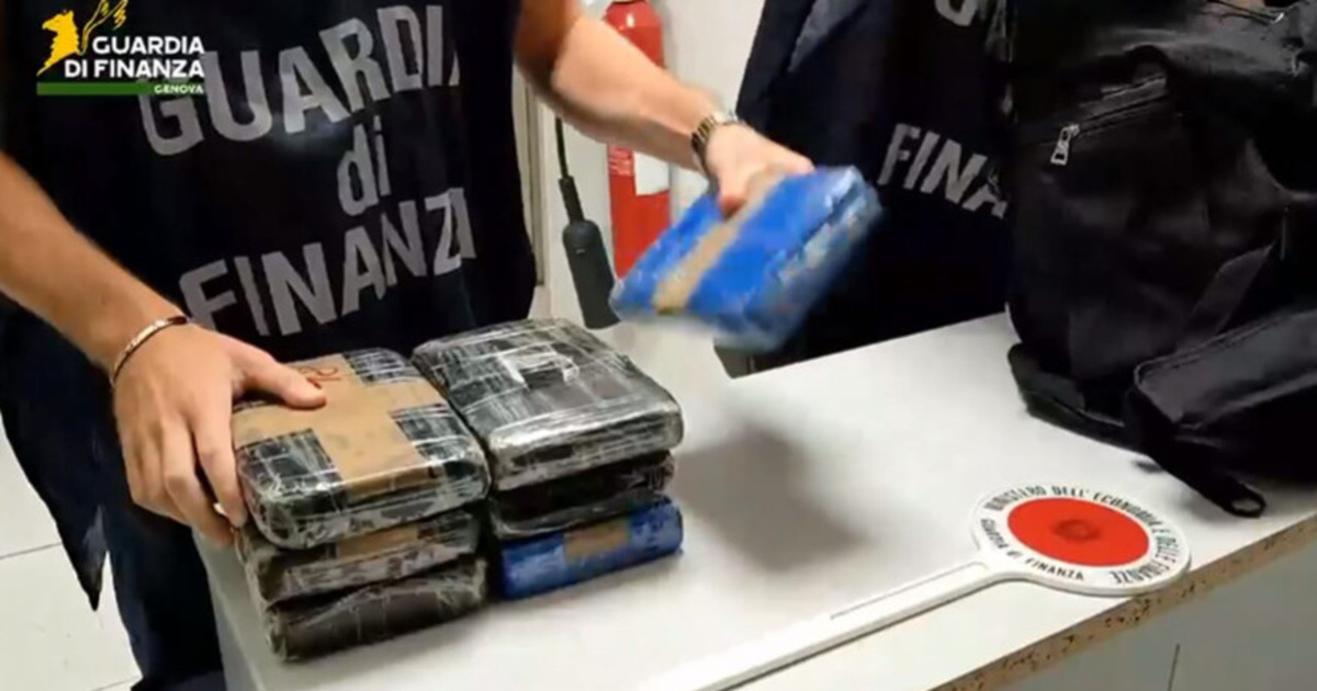 https://www.quotidianodelsud.it/wp-content/uploads/2026/10/cocaina.jpg