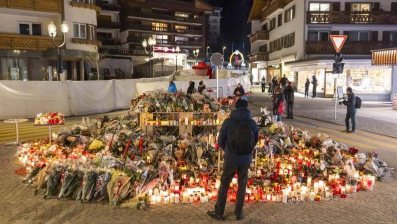 Strage Crans Montana, media: è di 1,6 mln il conto degli ospedali svizzeri per le famiglie italiane