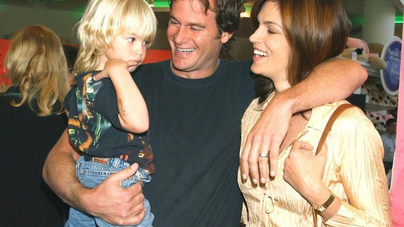 Cindy Crawford rompe il silenzio dopo la morte del figlio Presley: “Siamo devastati dal dolore”
