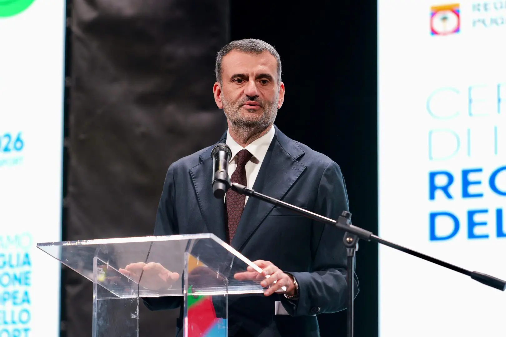 https://www.quotidianodelsud.it/wp-content/uploads/2026/10/decaro.jpg