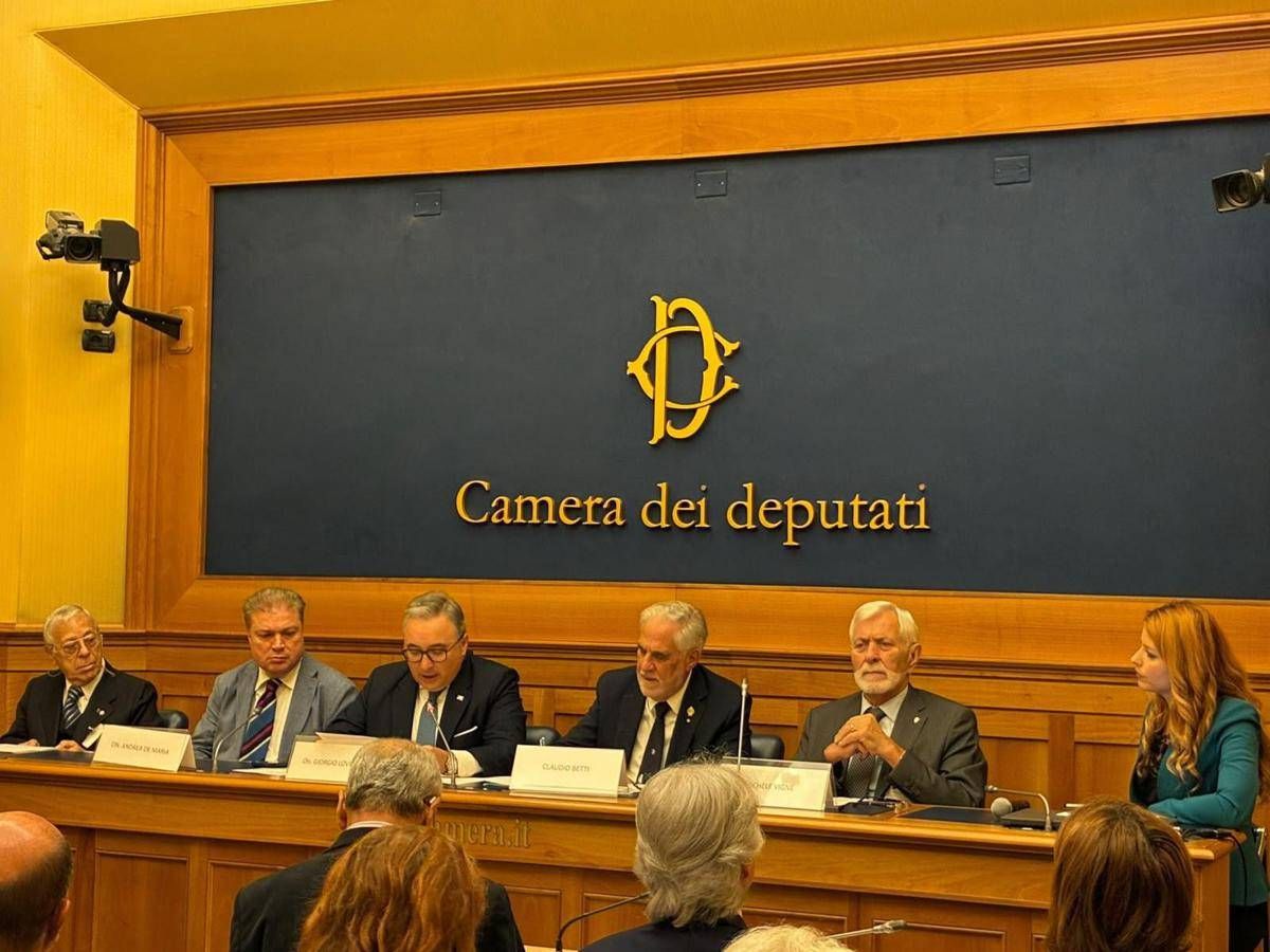 https://www.quotidianodelsud.it/wp-content/uploads/2026/10/digiannantonio-demaria-lovecchio-betti-vigne.jpeg