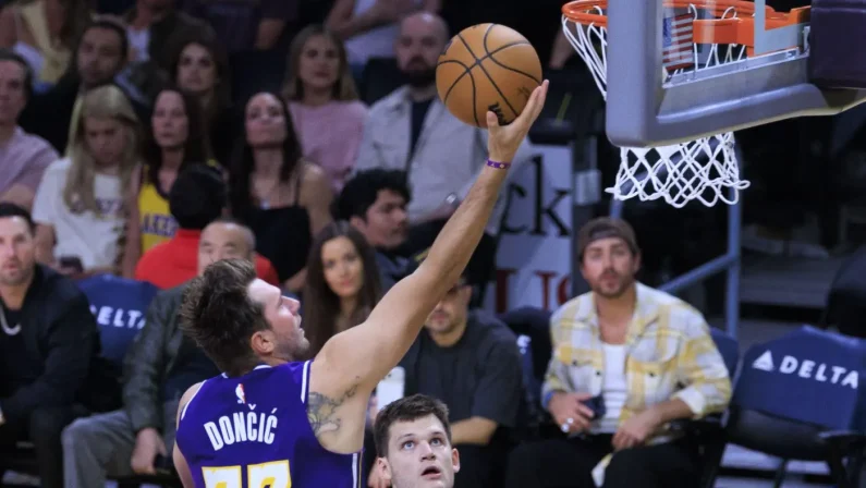 Doncic ne fa 52 e trascina i Lakers, OKC vince ma è in ansia per Jalen Williams