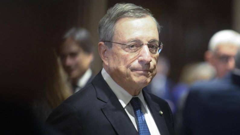 Draghi: “Ue investa 100 miliardi nell’Intelligenza Artificiale”