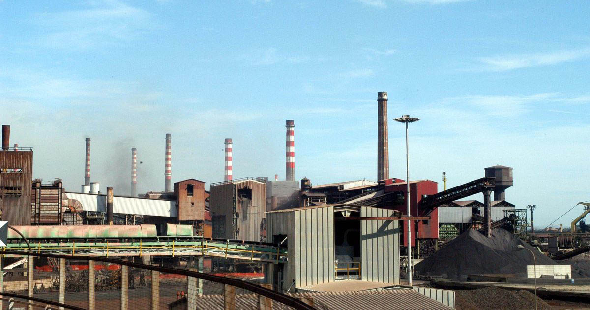 https://www.quotidianodelsud.it/wp-content/uploads/2026/10/ex-ilva-taranto.jpg