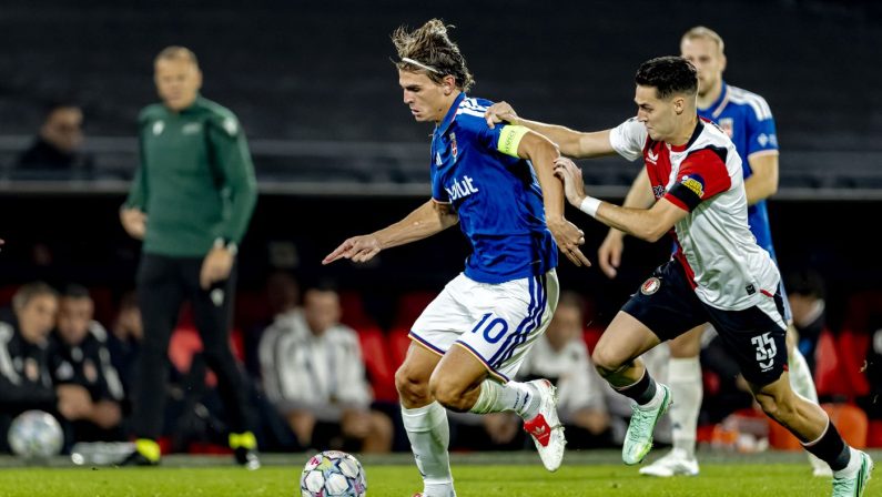Primo ko per il Como in Champions, il Feyenoord si impone 3-2