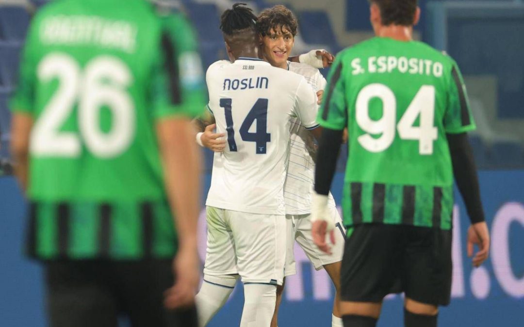 Due gol convalidati dopo check del Var e un rosso: caos in Sassuolo-Lazio