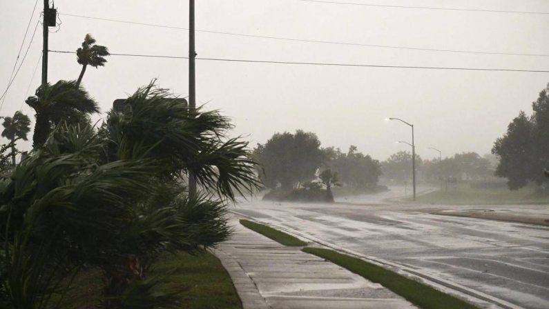 Uragano Isaias tocca terra: in migliaia senza elettricità in Alabama, Florida e Georgia