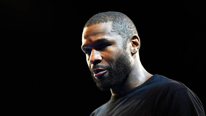 Floyd Mayweather, l’accusa choc: “Mi hanno truffato per 550 milioni di dollari”
