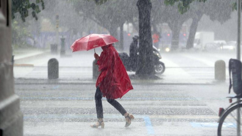 Maltempo, scuole chiuse per allerta meteo venerdì 9 ottobre: l’elenco dei comuni interessati