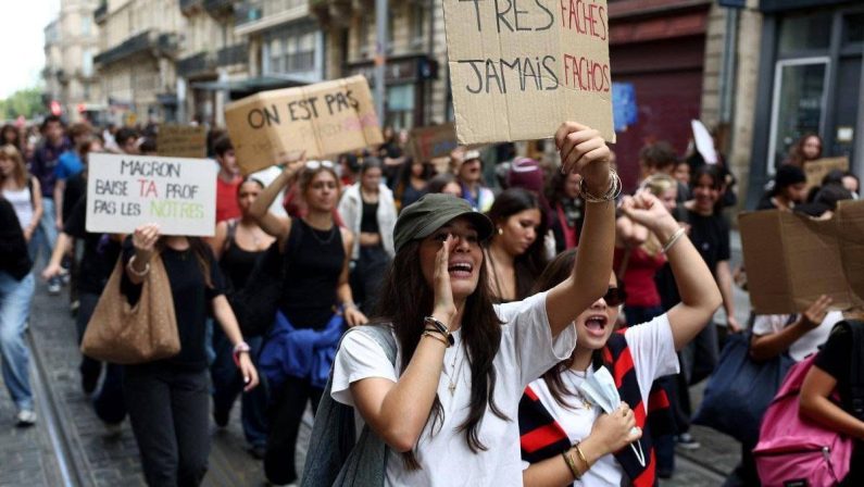 Francia, Mesnil (sindacato liceale): “Bisogna intensificare la protesta”