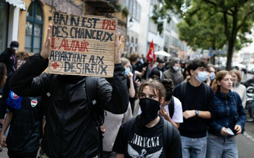 Francia, continua la protesta degli studenti: 600 arresti e 40 presidi feriti