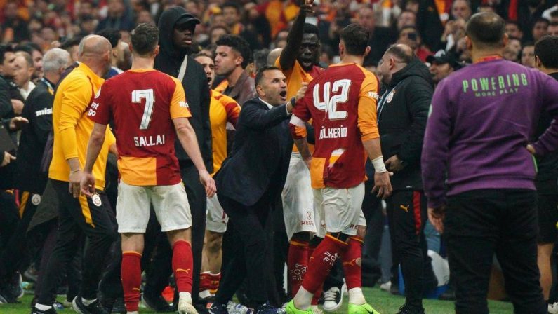 Galatasaray-Fenerbahçe, derby rovente: rissa nel finale e tensione alle stelle