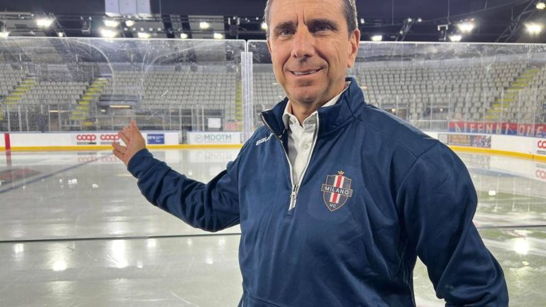 Esordio alla milanese Fiera Ice Arena del Milano Hockey Club