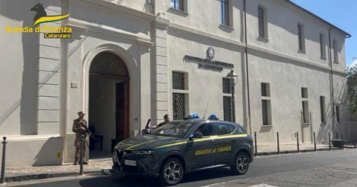 https://www.quotidianodelsud.it/wp-content/uploads/2026/10/guardia-finanza-catanzaro.jpg