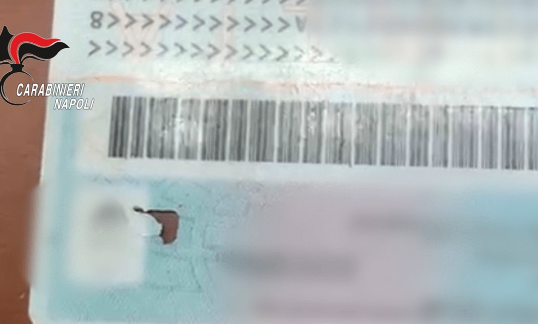 Carte d’identità elettroniche ‘decapitate’ del microchip: scoperti 3 casi in pochi giorni a Napoli