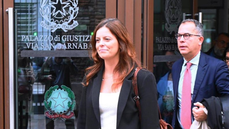 Ilaria Salis, chiesta nullità sentenza su risarcimento a ex collaboratori per mancata notifica: attesa per verdetto