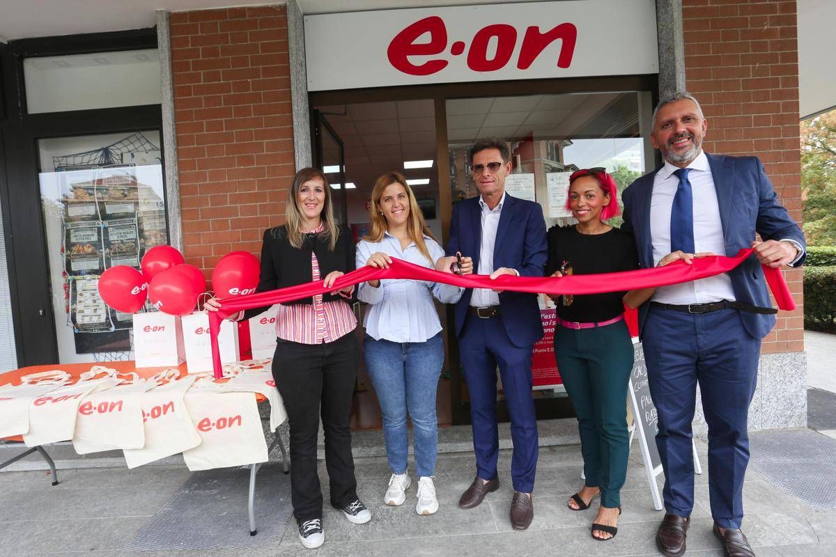 https://www.quotidianodelsud.it/wp-content/uploads/2026/10/inaugurazione-centro-eon-orbassano-comm.jpeg