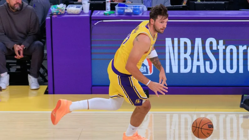 Nba, Minnesota batte gli Heat di Fontecchio e Antetokounmpo. Buona la prima per i Lakers di Doncic