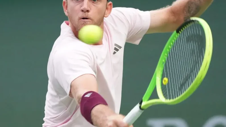 Masters 1000 Shanghai, Davidovich Fokina rimonta Zverev e vola in finale
