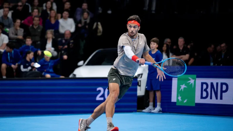 Atp Lione, Musetti vince il derby con Cobolli e vola in finale: affronterà Fritz