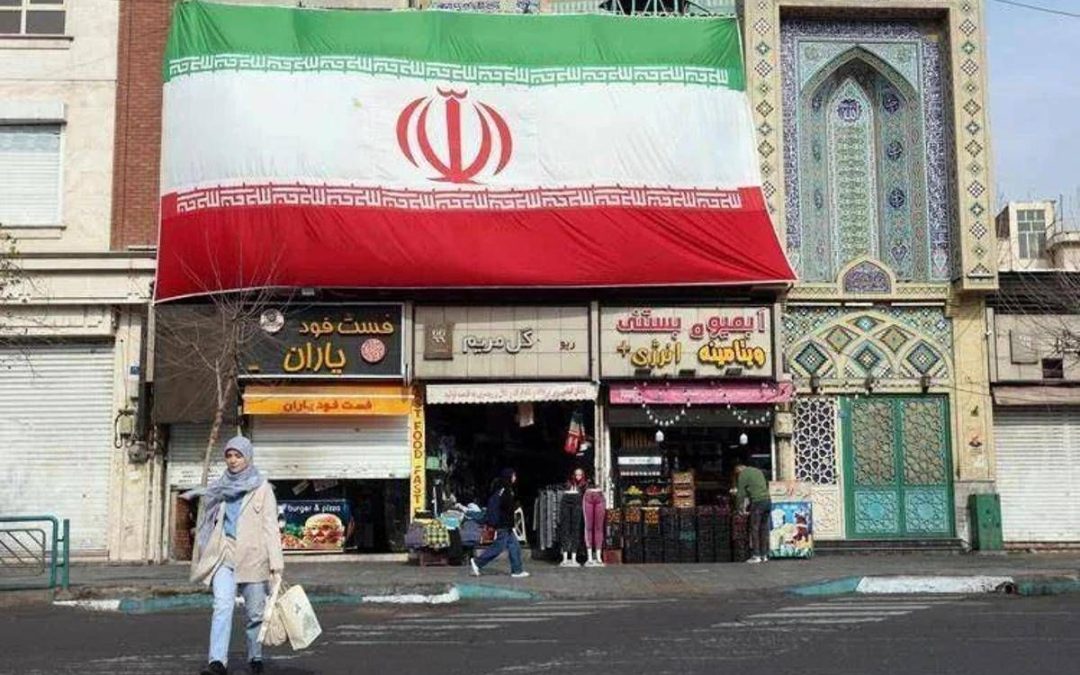 Iran, i falchi di Teheran invocano la bomba atomica: “E’ il momento giusto”