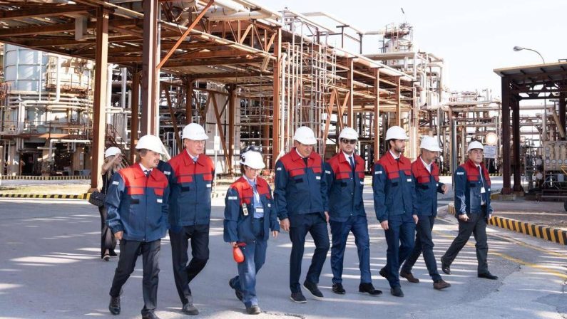 Carburanti, Urso visita la raffineria Isab-Ludoil: “Tornata in mani italiane”