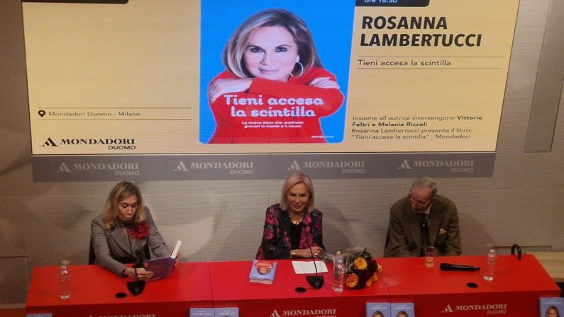Presentato a Milano “Tieni accesa la scintilla”, il libro di Rosanna Lambertucci / Video