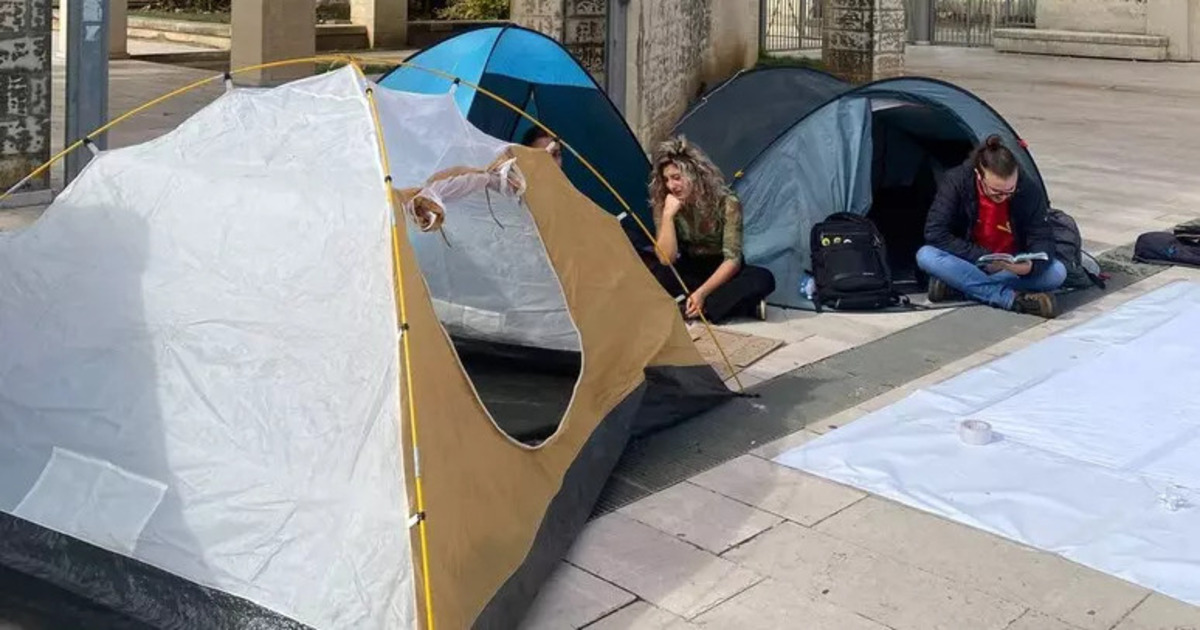 https://www.quotidianodelsud.it/wp-content/uploads/2026/10/lecce-protesta-studenti-contro-caro-affitti.jpg