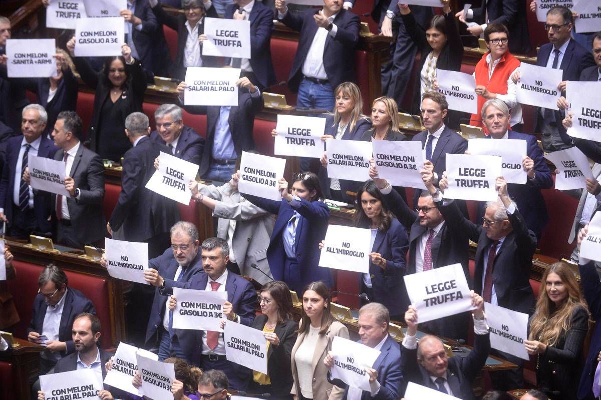 https://www.quotidianodelsud.it/wp-content/uploads/2026/10/legge-opposizioni-fg-0810.jpeg