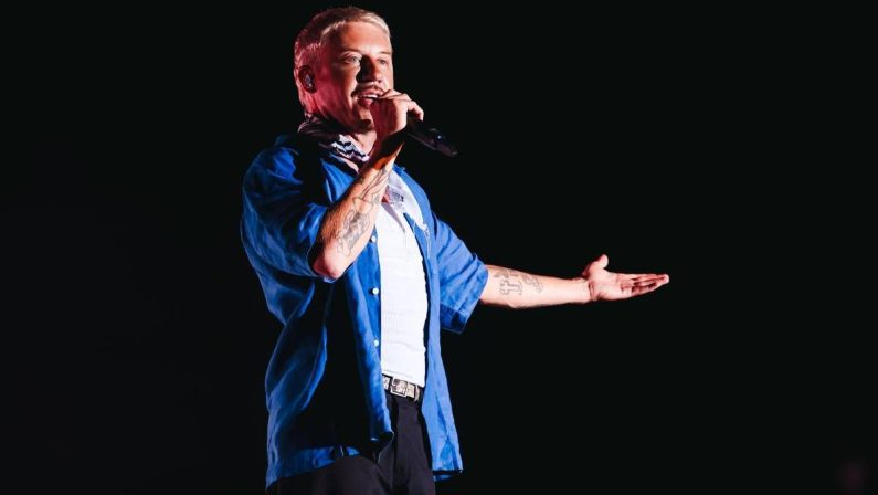 Il rapper Macklemore torna sul palco dopo l’addio al tour di Ed Sheeran: “Dico Palestina libera”