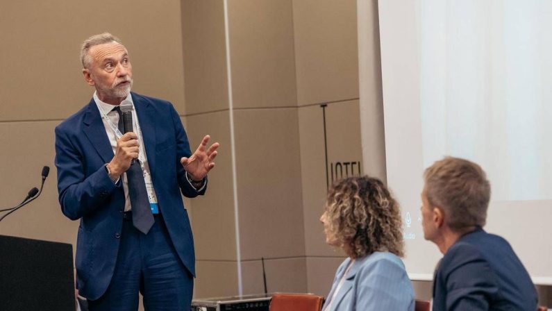 Sanità, Macrì (Fism): “L’innovazione deve tradursi in vantaggi concreti per la salute”