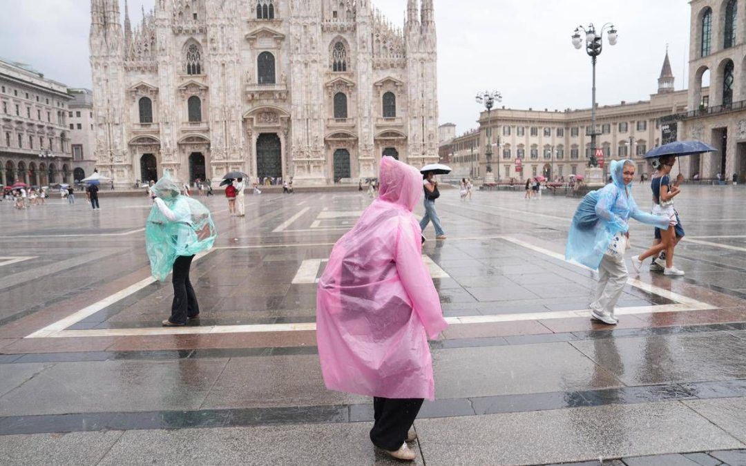 Meteo, cede l’anticiclone: arrivano piogge e rovesci a partire dal Nord-Ovest