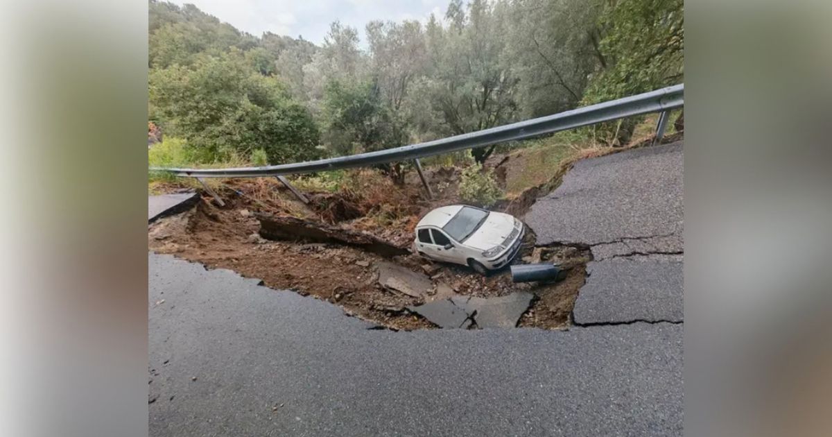 https://www.quotidianodelsud.it/wp-content/uploads/2026/10/maltempo-r3eggino-auto-in-voragine-san-lorenzo.jpg