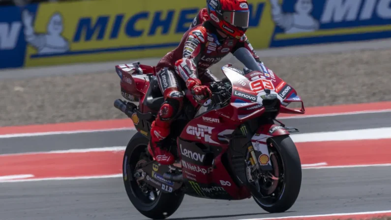 MotoGP, in Indonesia Marquez vince la sprint e si porta in testa al Mondiale