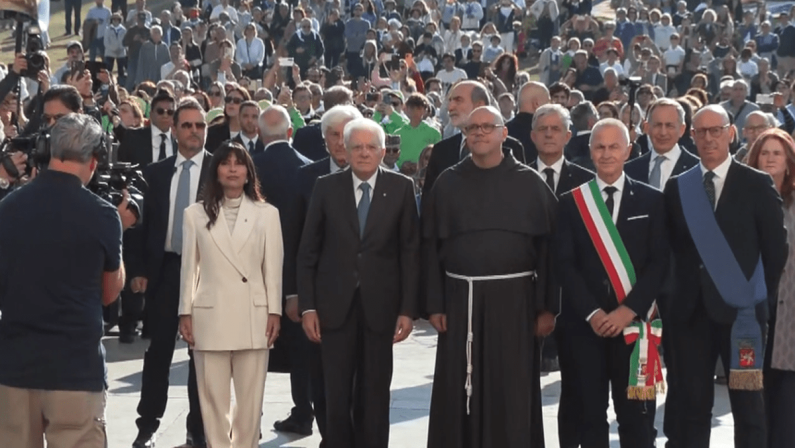 San Francesco, Mattarella ad Assisi: “Profeta di pace e amore. Uccidere in nome di Dio colpa più grande”