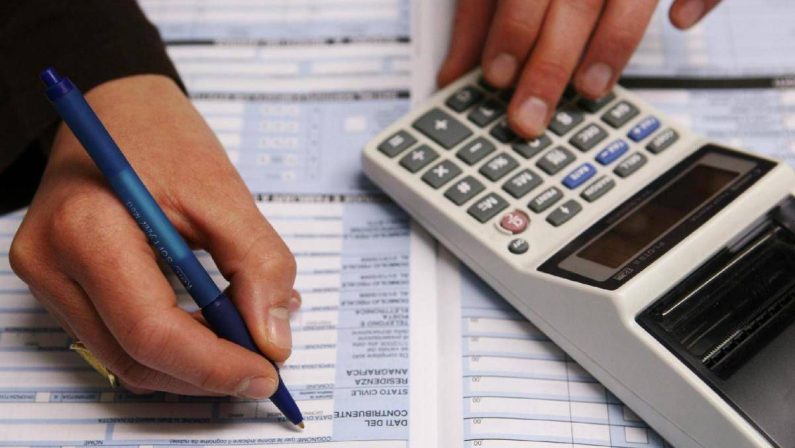 Ex bonus Renzi in busta paga, vale fino a 1.200 euro: per correzioni tempo fino al 26 ottobre