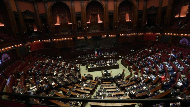 La Camera bersaglio di attacchi informatici, nel mirino mail di parlamentari: c’è anche quella di Meloni