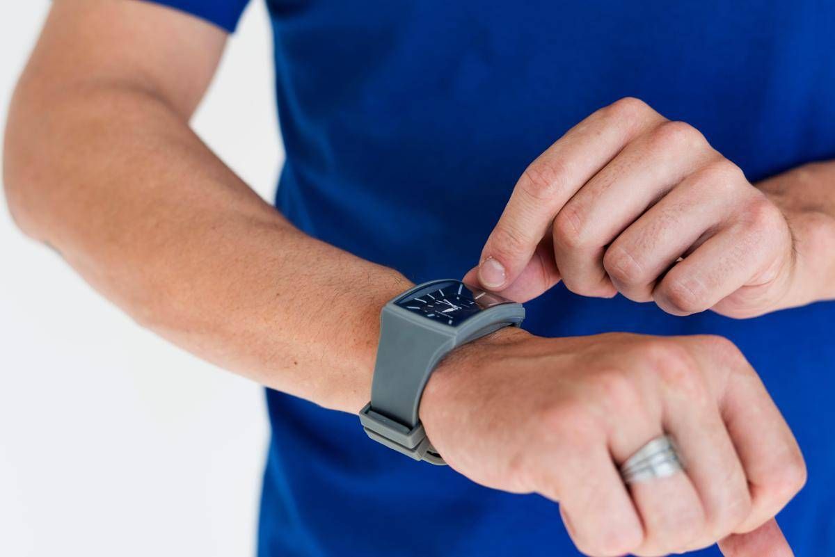 https://www.quotidianodelsud.it/wp-content/uploads/2026/10/orologio-plastica-123rf.jpeg