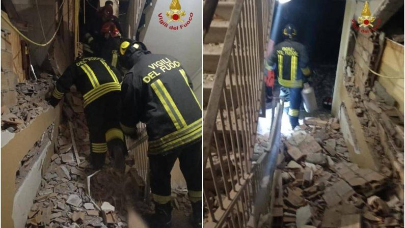 Paura a Roma, esplosione in una palazzina a Ostia: 1 ferito e 11 famiglie evacuate