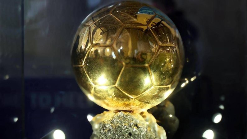 Pallone d’Oro, oggi si decide il vincitore, Lautaro 22° – Diretta