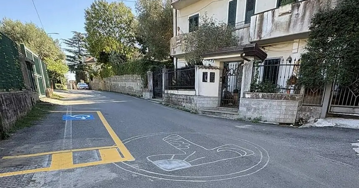 https://www.quotidianodelsud.it/wp-content/uploads/2026/10/parcheggio-disabili-vena-superiore.jpg