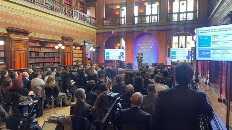 Ue, Philip Morris presenta studio Eu Economic Footprint 2021-2025
