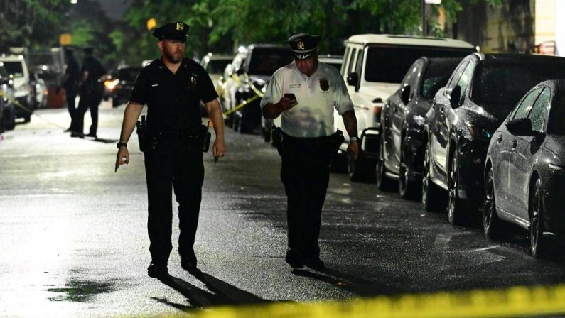 Strage in Usa, uomo armato uccide 8 persone e poi si toglie la vita: tra le vittime 2 bambini