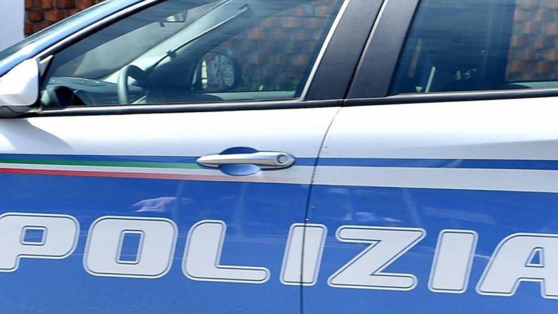 Custodiva armi e manuali con finalità terroristiche: arrestato studente 21enne a Salerno