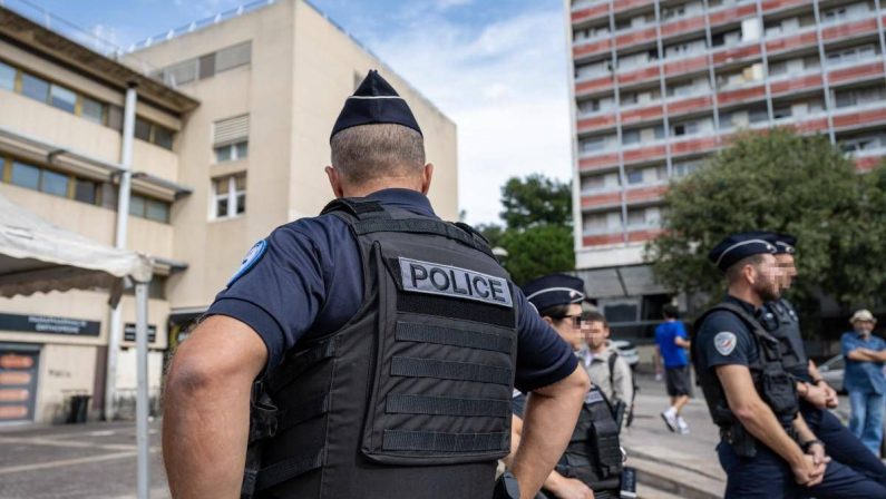Caos a Marsiglia, studenti in protesta: preside cosparso di benzina e almeno 15 in stato di fermo