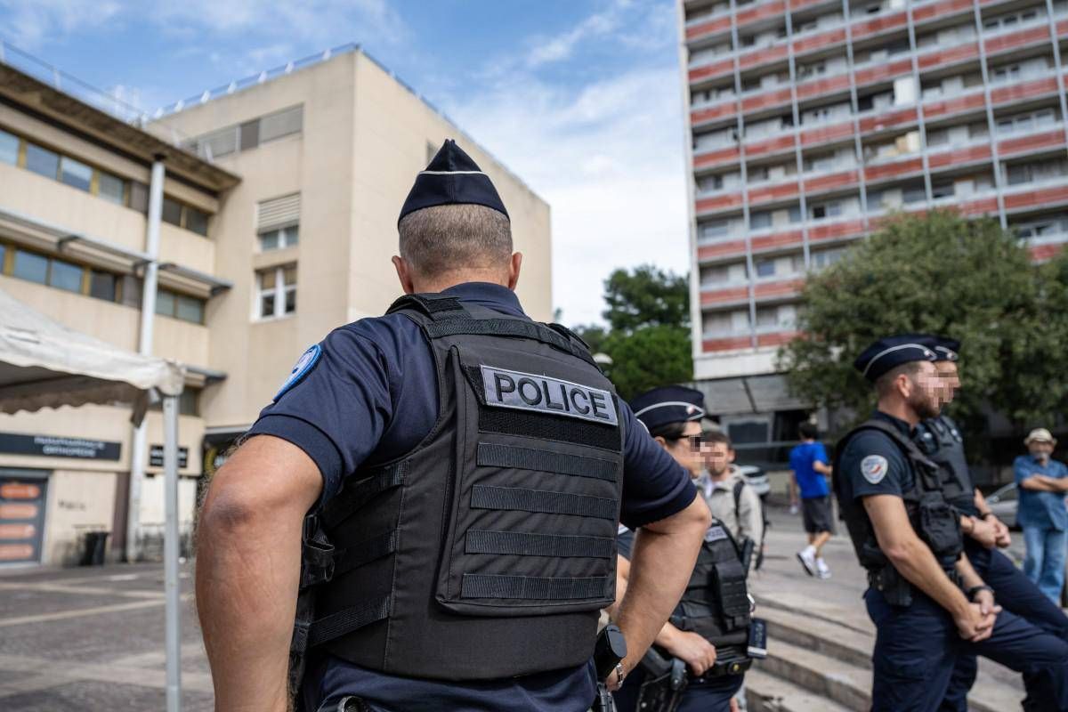 https://www.quotidianodelsud.it/wp-content/uploads/2026/10/polizia-francia-2-.jpeg
