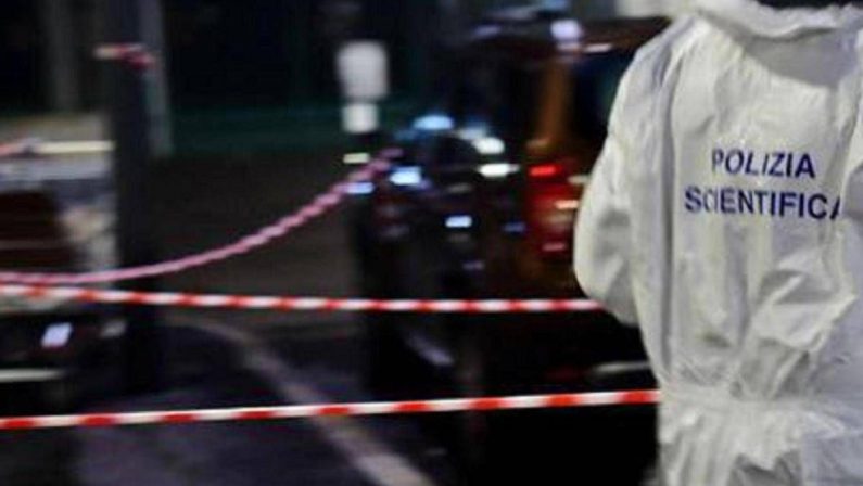 Roma, bomba carta esplode in cortile condominio a San Basilio: nessun ferito