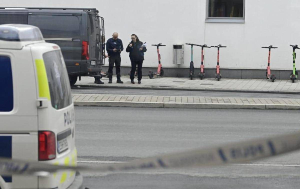 https://www.quotidianodelsud.it/wp-content/uploads/2026/10/polizia.jpeg