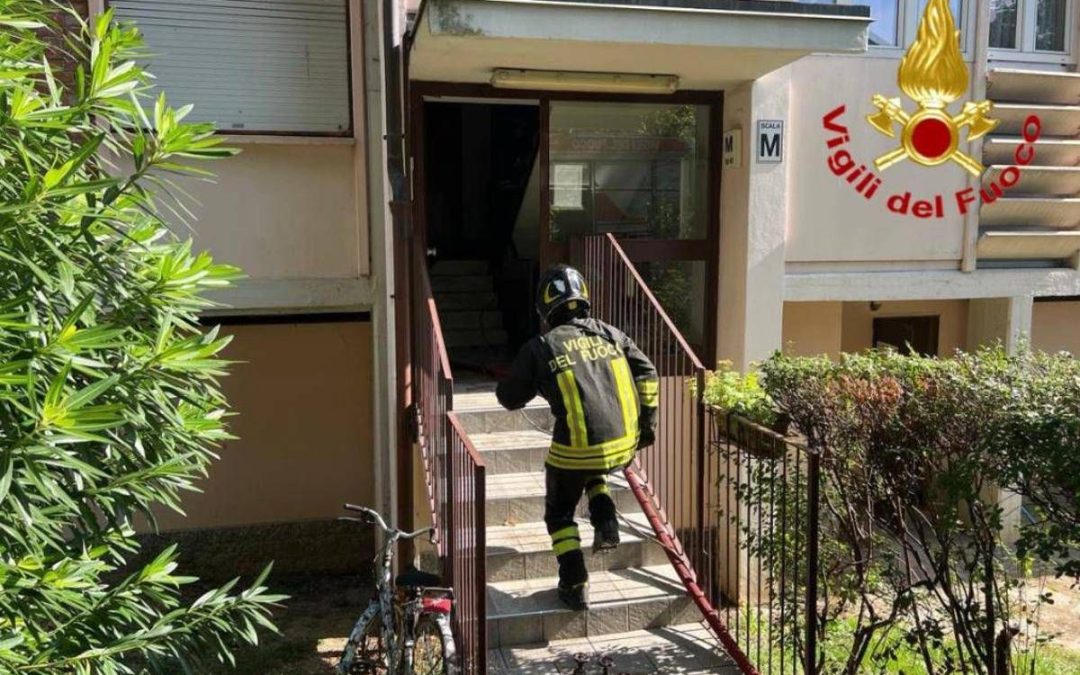 Milano, anziana muore nell’incendio dell’appartamento