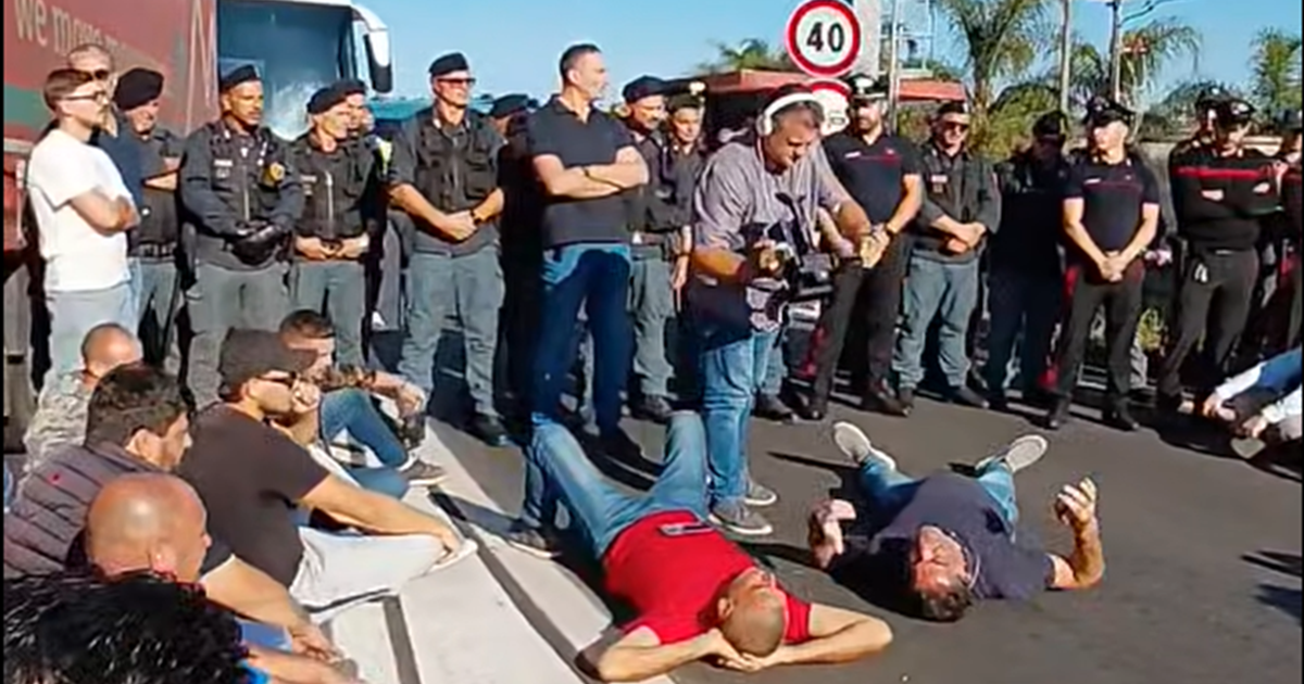https://www.quotidianodelsud.it/wp-content/uploads/2026/10/protesta-agricoltori-pizzo.png